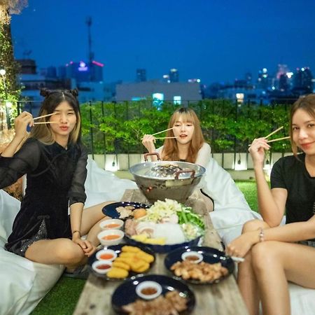 The Local Ari Hostel Bangkok Bagian luar foto