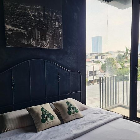 The Local Ari Hostel Bangkok Bagian luar foto