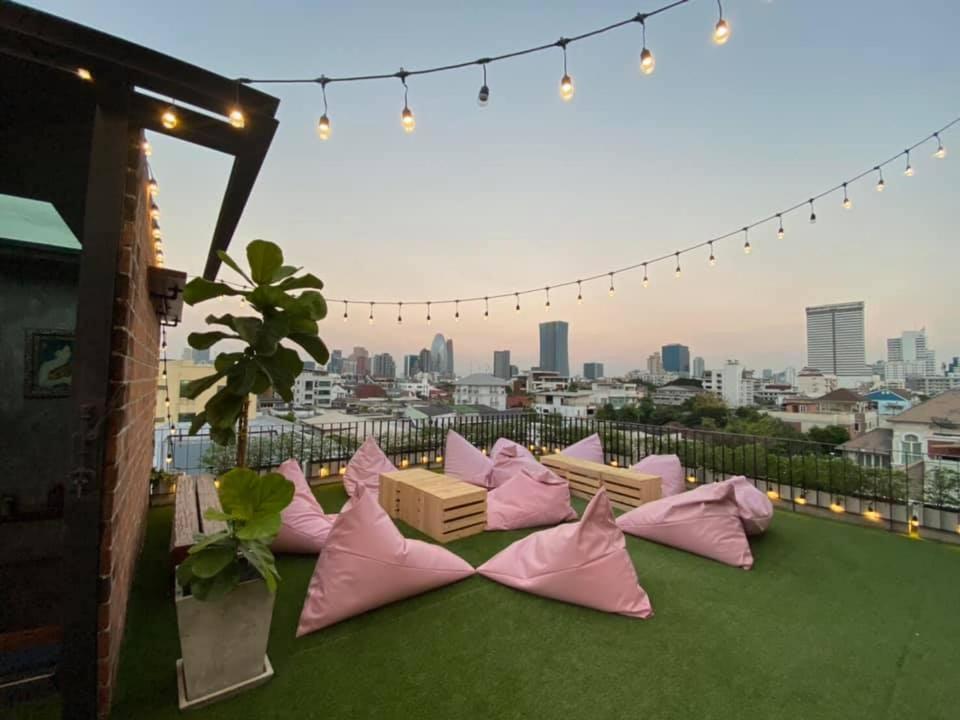 The Local Ari Hostel Bangkok Bagian luar foto