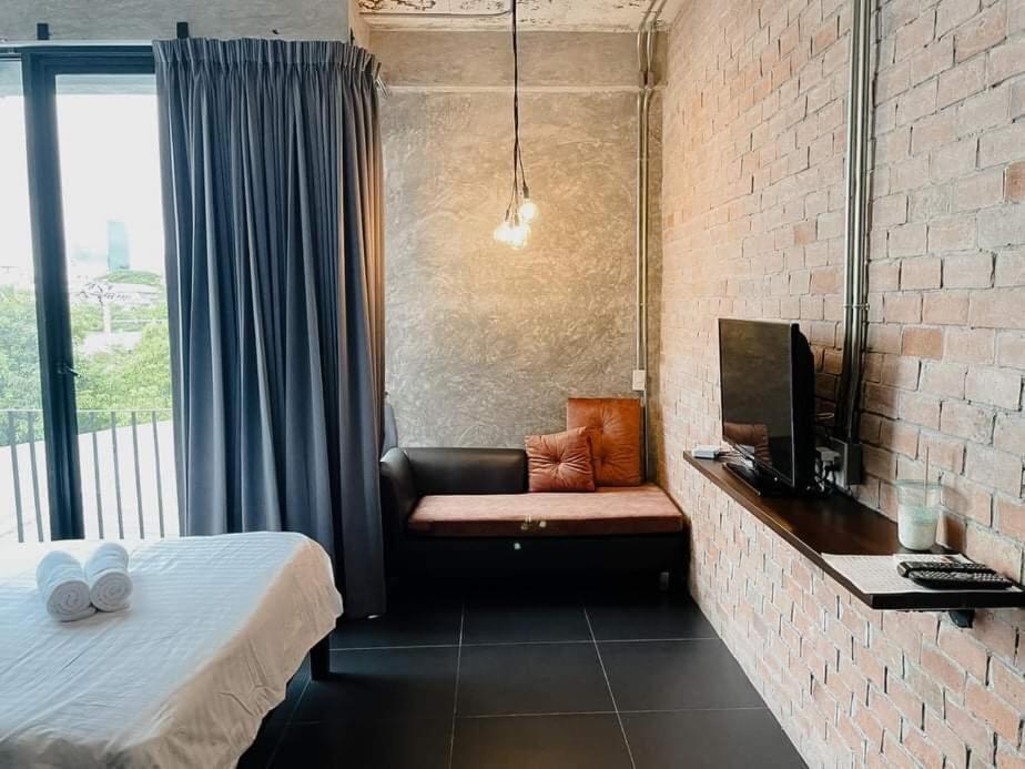 The Local Ari Hostel Bangkok Bagian luar foto
