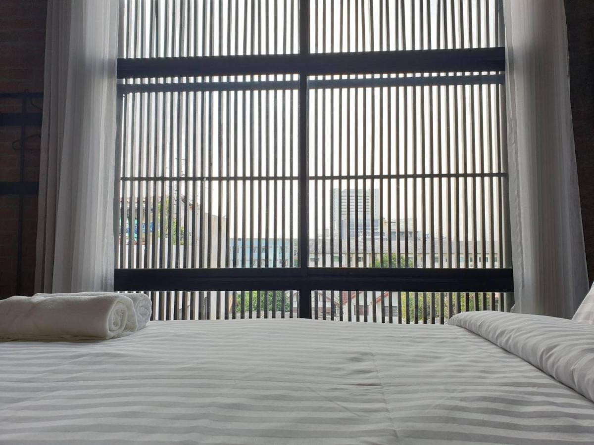 The Local Ari Hostel Bangkok Bagian luar foto