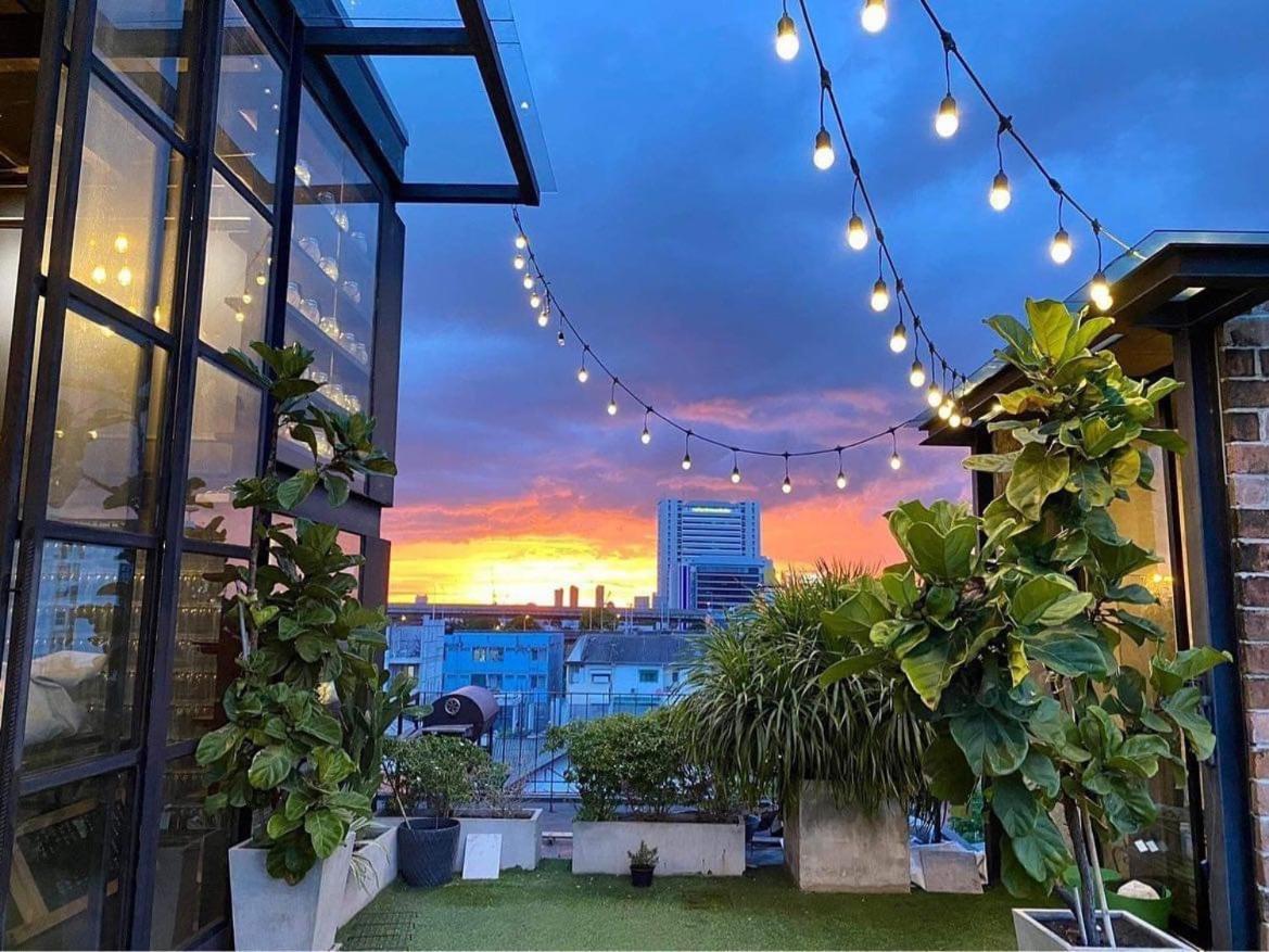 The Local Ari Hostel Bangkok Bagian luar foto