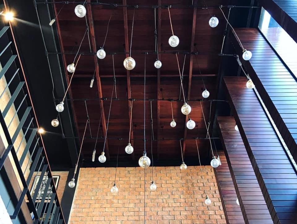 The Local Ari Hostel Bangkok Bagian luar foto
