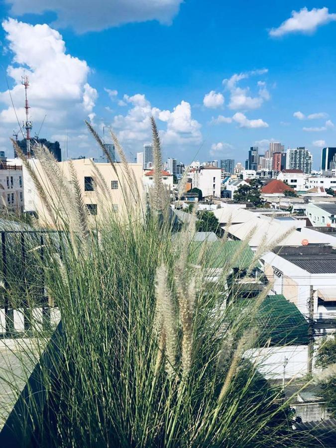 The Local Ari Hostel Bangkok Bagian luar foto