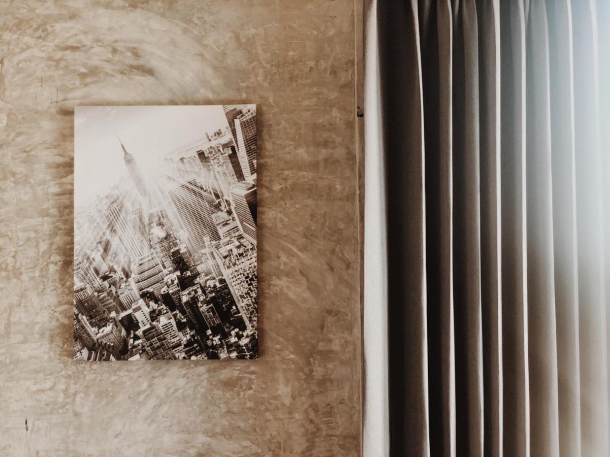 The Local Ari Hostel Bangkok Bagian luar foto